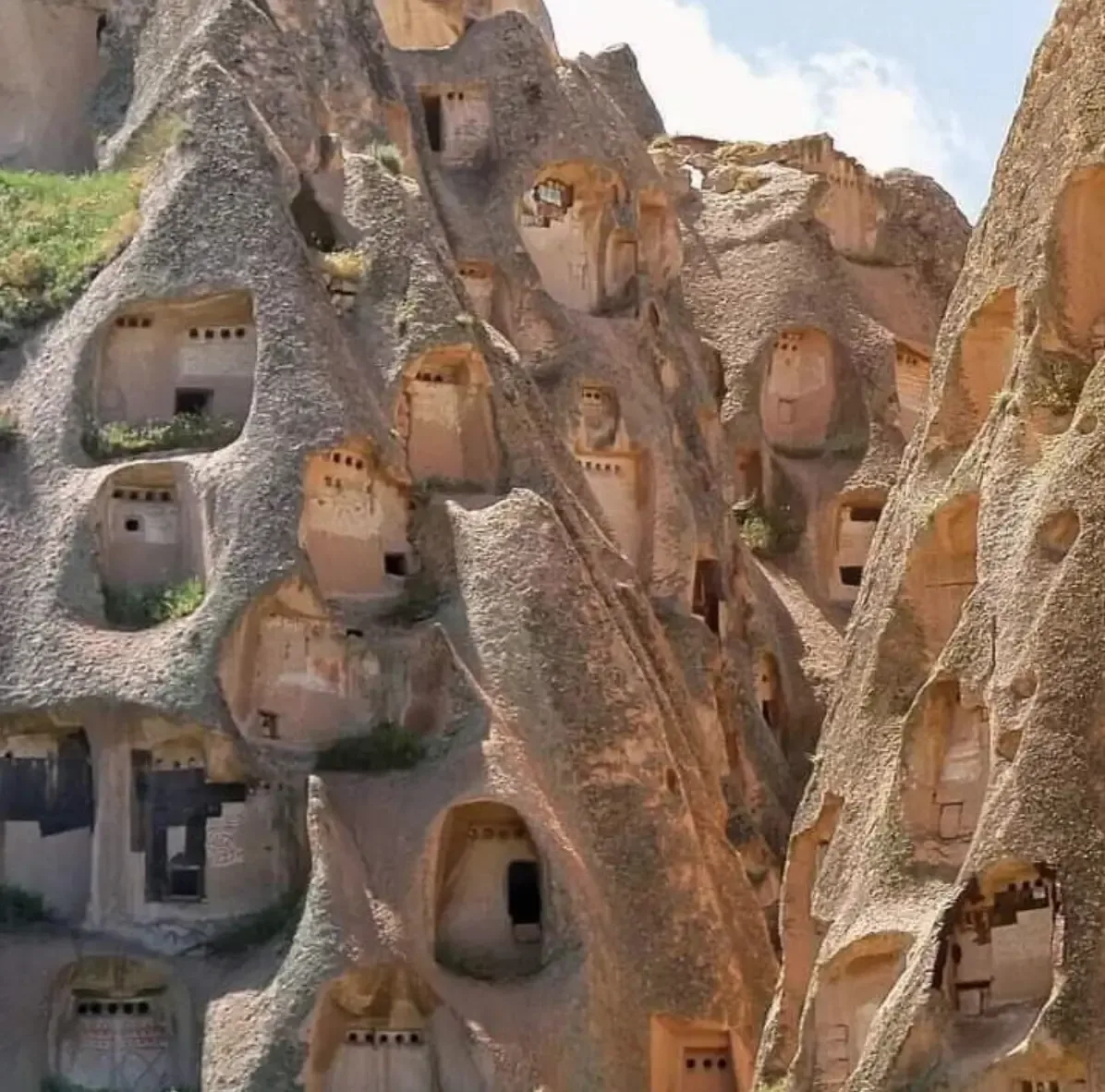 Kapadokya Özel Yeraltı Şehri ve Kızıl Vadi Yürüyüş Turu